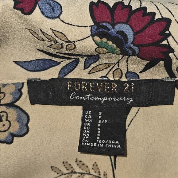 Forever 21 Contemporary Women’s Floral Button Blouse Size S– Pajama Style Top - Picture 4 of 5